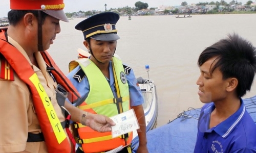 Bảo đảm an toàn giao thông dịp cuối năm và Tết Nguyên đán